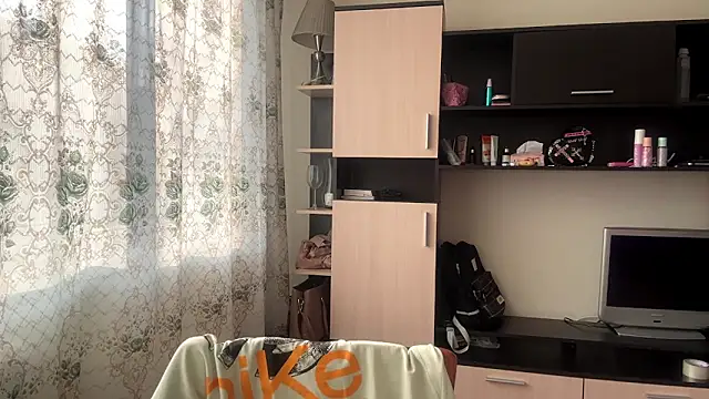 AquilineOrites online show from April 12, 7:55 am