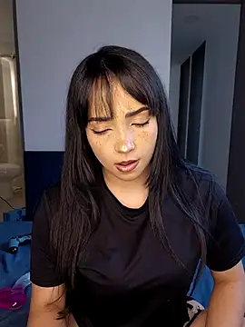 Hannae3 online show from May 18, 9:54 pm