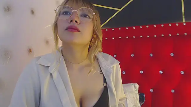 danielawidx online show from April 15, 1:50 am