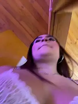 Issa pinkk online show from March 19, 9:30 pm