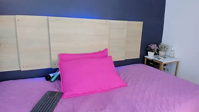 Em1ly jones online show from March 16, 12:53 pm