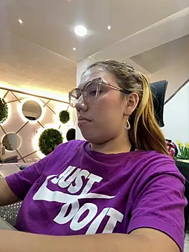 Lia Sterling online show from April 21, 1:20 am