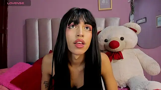 nikkita dragon  online show from March 20, 8:25 pm