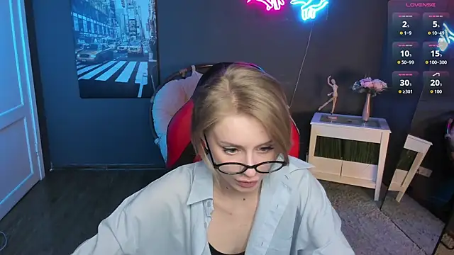 Mickey Milk online show from April 21, 2:13 pm