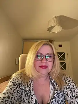 JanieLight53 online show from June 2, 10:11 pm