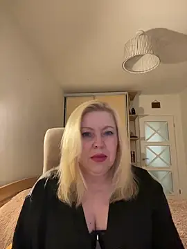 JanieLight53 online show from June 14, 6:30 pm