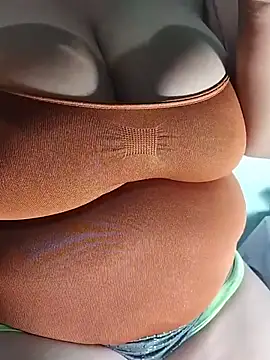 latina bigtitss online show from March 30, 4:45 am