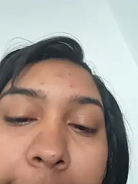 Vaiyolet5632 online show from April 13, 8:26 am