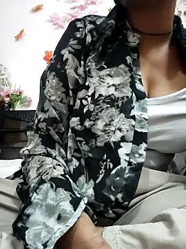 nidhii nude online show from April 2, 5:10 pm