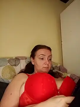 Bella-Monroe online show from April 8, 5:15 pm