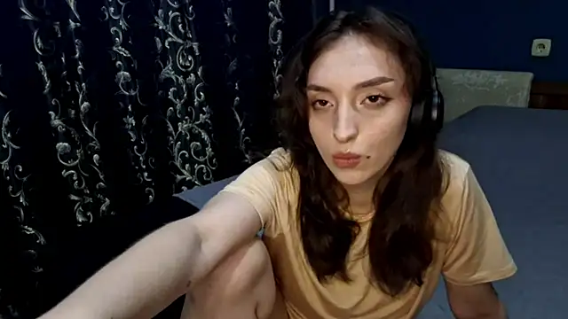 CindyLight online show from April 18, 5:59 pm