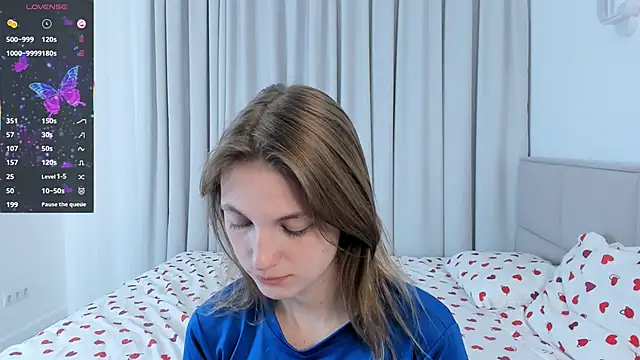 ErinnPieloch online show from April 9, 7:19 pm