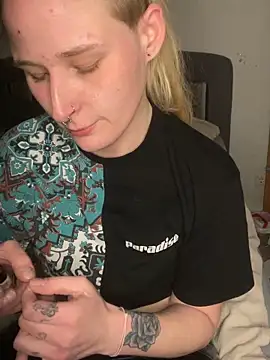 HotPurpleHaze online show from March 26, 3:41 am