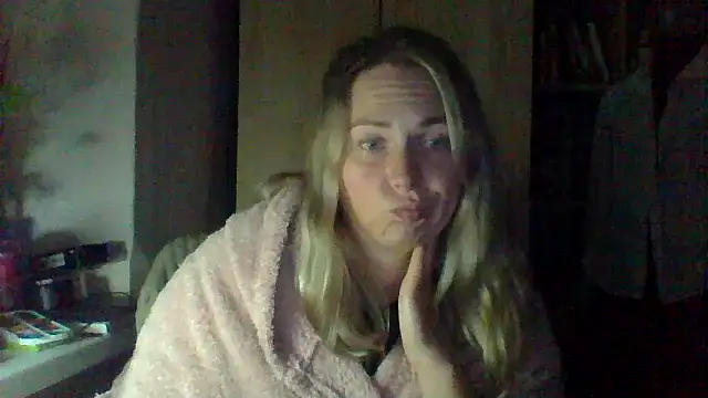 Mollie365 online show from April 3, 5:44 pm