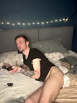 FoxMoono online show from March 8, 11:30 pm