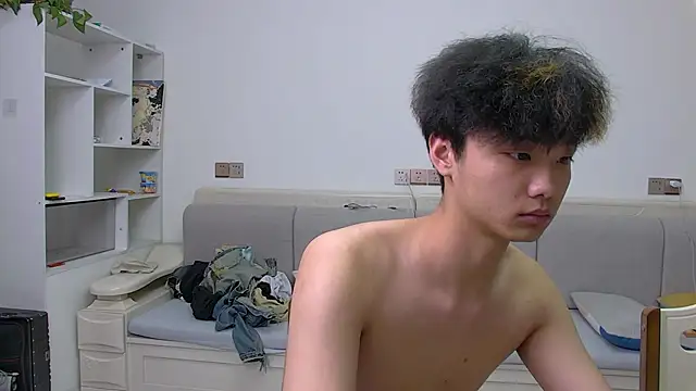 icecream-002 online show from March 25, 5:00 am