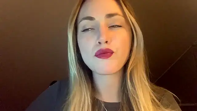 ScarlettSensitive online show from March 29, 8:19 pm