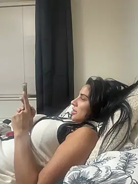 Miss juicy babes69 online show from April 7, 11:40 pm