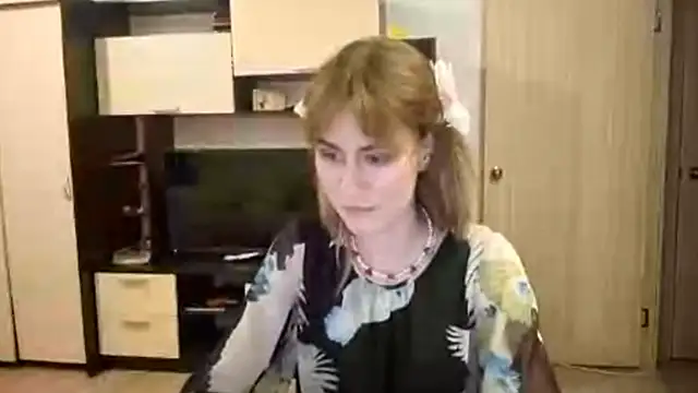 ElenoreHolguin online show from April 11, 4:21 pm