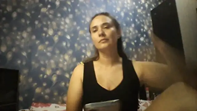 Alisa07qw online show from June 24, 4:28 pm