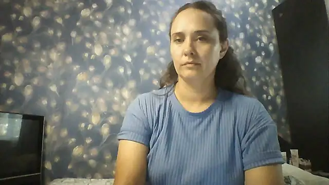 Alisa07qw online show from June 17, 1:23 pm