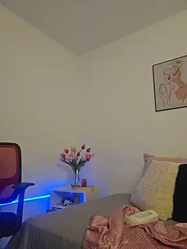 Victoria Evanss online show from March 16, 9:41 pm