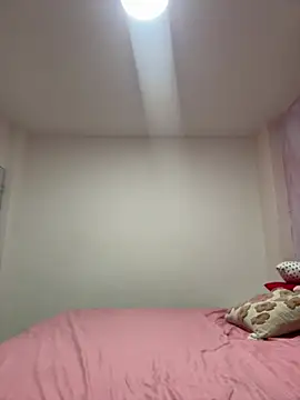 Adalyn Cute online show from April 11, 6:44 pm