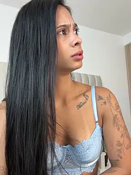 Lize G online show from April 8, 5:37 pm