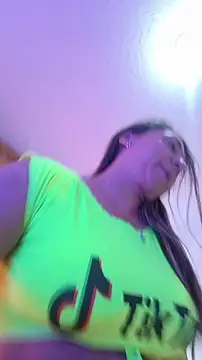 emma0304 online show from April 1, 1:41 pm