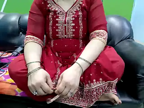 HouseWife4466 online show from March 10, 5:11 am