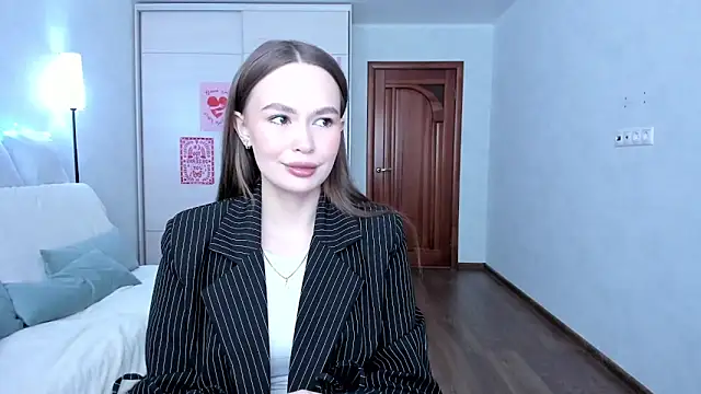 kittiangel00 online show from April 14, 12:27 pm