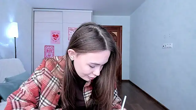 kittiangel00 online show from April 17, 4:25 am