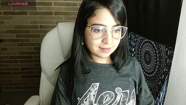 sweet-little online show from April 9, 1:19 am