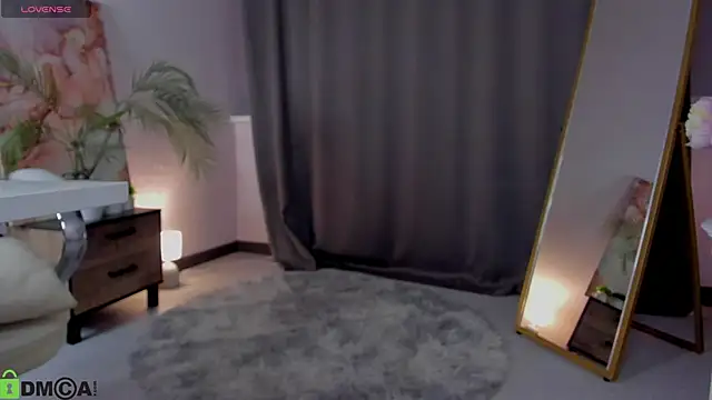 LeticiaRomano online show from April 11, 4:07 am