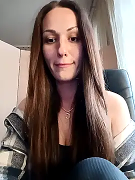 LunaCrystall online show from April 22, 3:31 pm