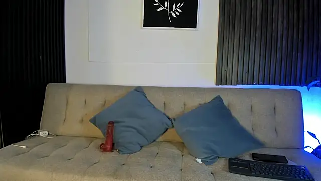 Safiro Evans online show from April 17, 2:30 pm