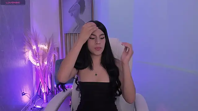 AlanahStewart online show from April 21, 9:33 pm