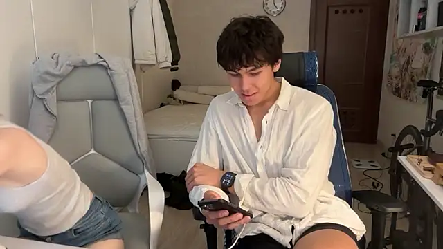 NanaVeel online show from April 9, 11:59 am