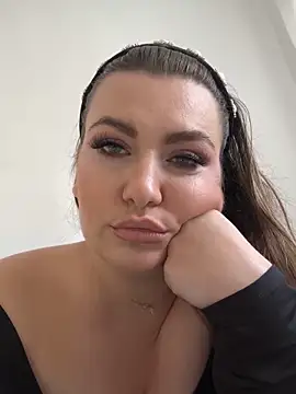 SweetCurvess online show from March 14, 12:39 pm