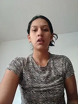 FiorellaLan online show from March 13, 1:56 pm