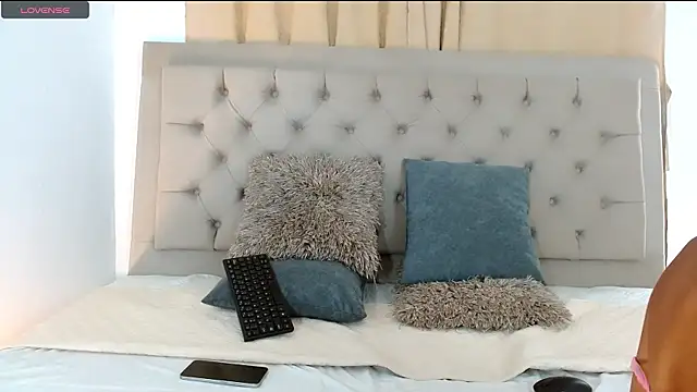 candy  space online show from May 11, 1:46 pm
