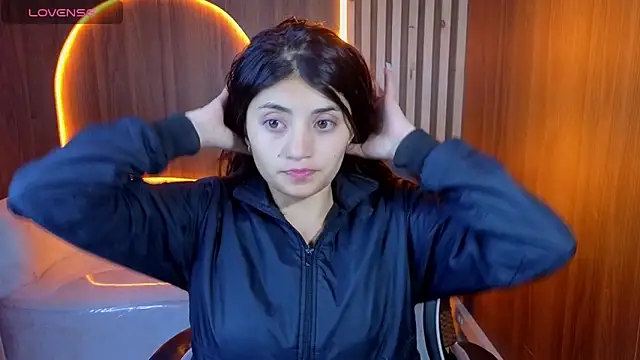 Lia queen tx online show from June 7, 1:29 pm