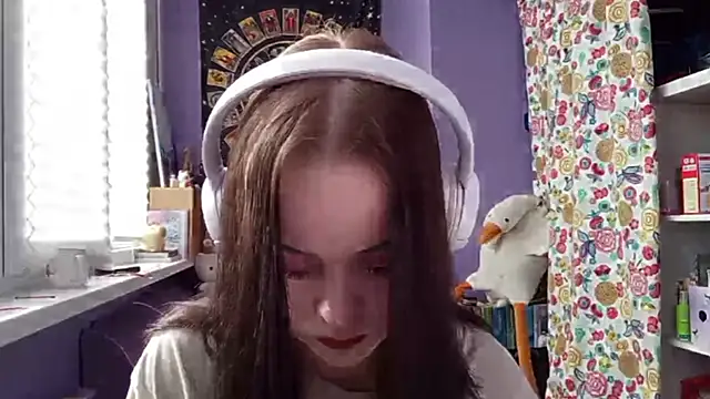 OneMomentPunch online show from March 14, 11:33 am