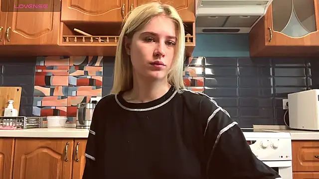 ivygenesis online show from April 28, 3:10 am