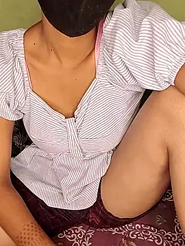 nidhiyadav00 online show from May 9, 6:54 pm