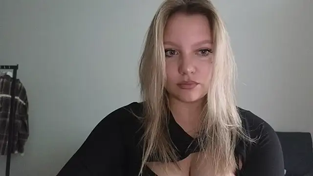 bettyloveu online show from July 15, 4:17 am