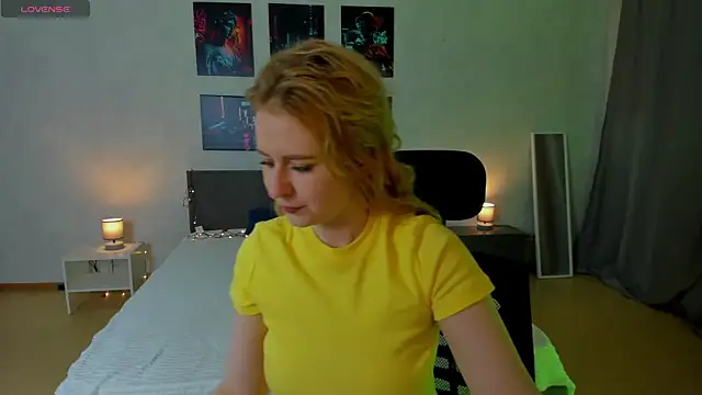 Shiny Liss online show from April 17, 1:51 am