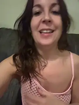 petitehotwife4u online show from March 30, 9:36 pm