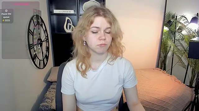 ElizabethVane online show from June 5, 6:52 am