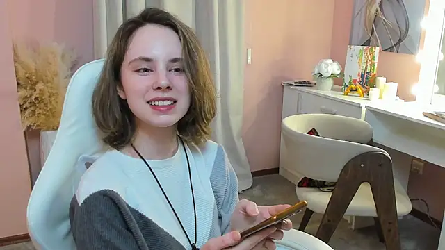 CrystaLeah online show from March 16, 1:26 pm